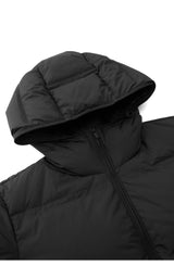 Elegante Damen Daunenjacke mit Kapuze und Gummizug in Schwarz