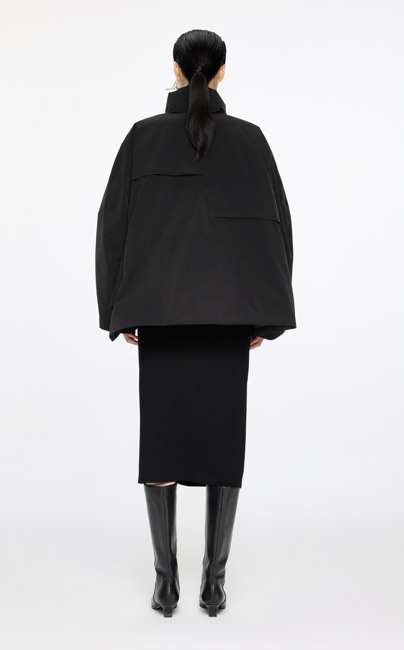 Damen Oversize Daunenjacke mit asymmetrischem Kragen Schwarz