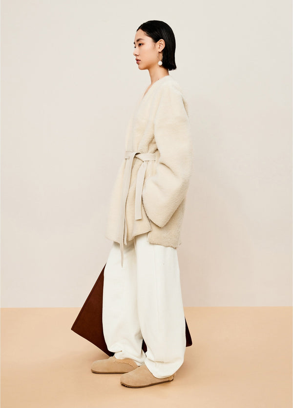 Damen Loose Lamm Felljacke mit Bindeband Off-White