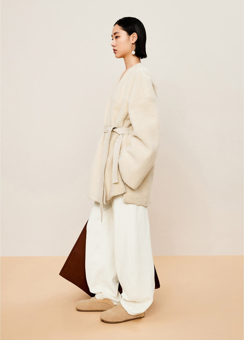 Damen Loose Lamm Felljacke mit Bindeband Off-White