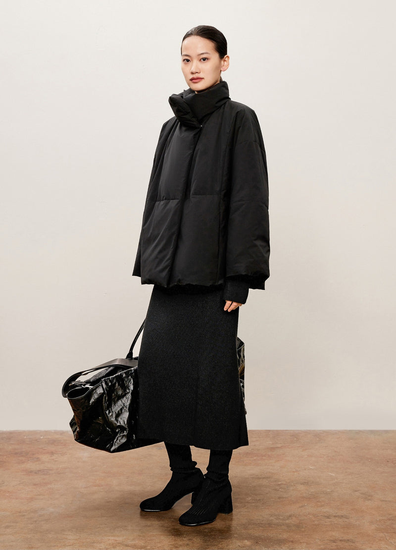 Damen Daunenjacke mit abstraktem Stehkragen Schwarz