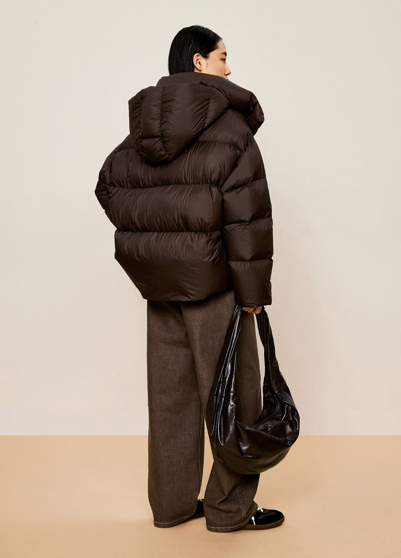 Damen elegante Daunenjacke mit abnehmbarer Kapuze in Braun