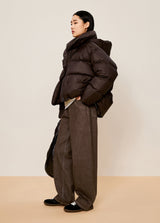 Damen elegante Daunenjacke mit abnehmbarer Kapuze in Braun