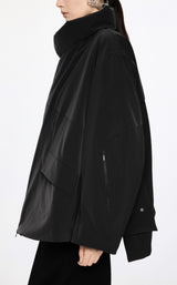 Damen Oversize Daunenjacke mit asymmetrischem Kragen Schwarz