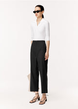 Damen Loose Stoffhose mit cropped Schnitt Schwarz