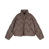 Damen Boxy Daunenjacke mit Wellen-Steppung in Braun