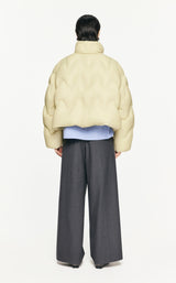 Damen Boxy Daunenjacke mit Wellen-Steppung in Ecru