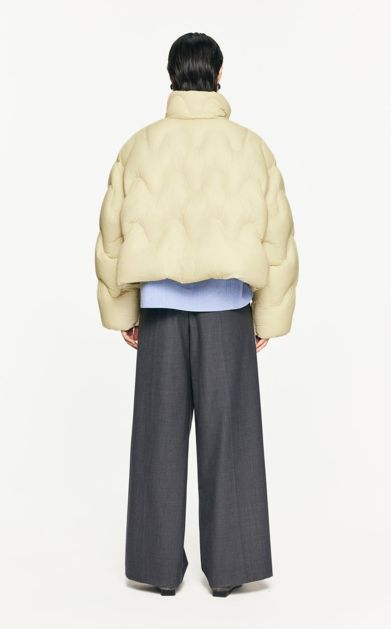 Damen Boxy Daunenjacke mit Wellen-Steppung in Ecru