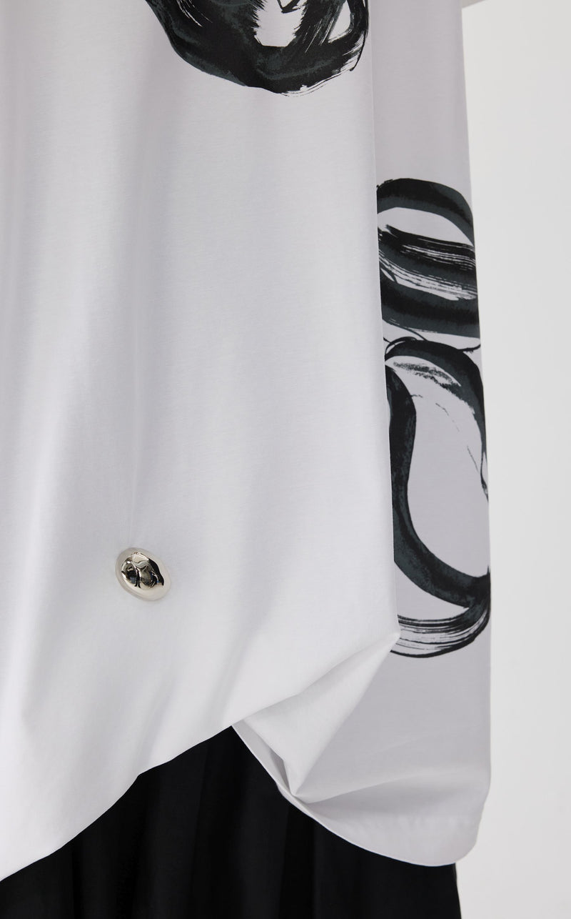 JNBY Künstlerisches Kleid mit asymmetrischem Saum und Metallbrosche WHITE