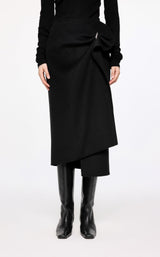 Damen Regular Rock mit Brosche und seitlichem Reißverschluss Schwarz JNBY