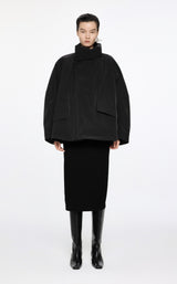 Damen Oversize Daunenjacke mit asymmetrischem Kragen Schwarz