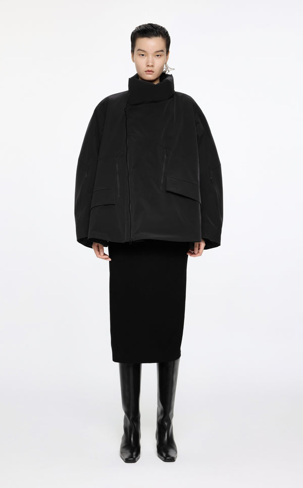 Damen Oversize Daunenjacke mit asymmetrischem Kragen Schwarz