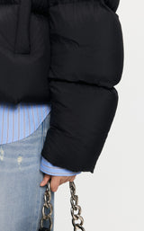 Damen Cropped Pufferjacke mit stylischem Flair