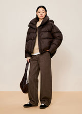 Damen elegante Daunenjacke mit abnehmbarer Kapuze in Braun