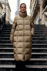 Damen leichter Daunenmantel mit hohem Stehkragen - Beige