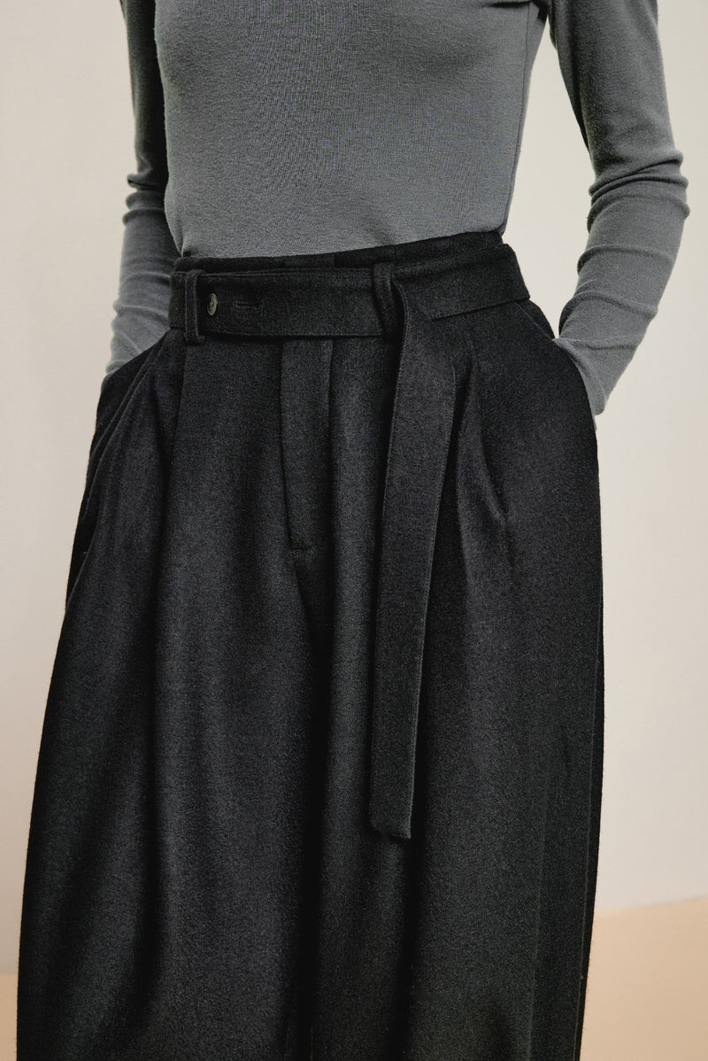 Damen Oversize Hose mit Band als Gürtel
