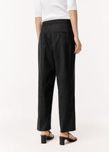 Damen Loose Stoffhose mit cropped Schnitt Schwarz