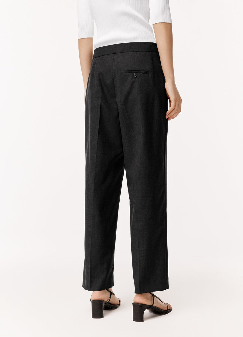 Damen Loose Stoffhose mit cropped Schnitt Schwarz