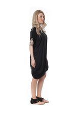 Asymmetrisches Jerseykleid mit Raffeffekten, black; Seitenansicht